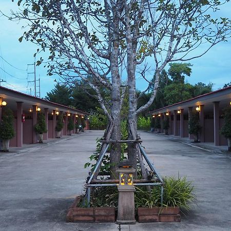 Rimmueng Resort Phanom Sarakham Esterno foto